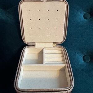 -- NWOT Gold jewelry organizer